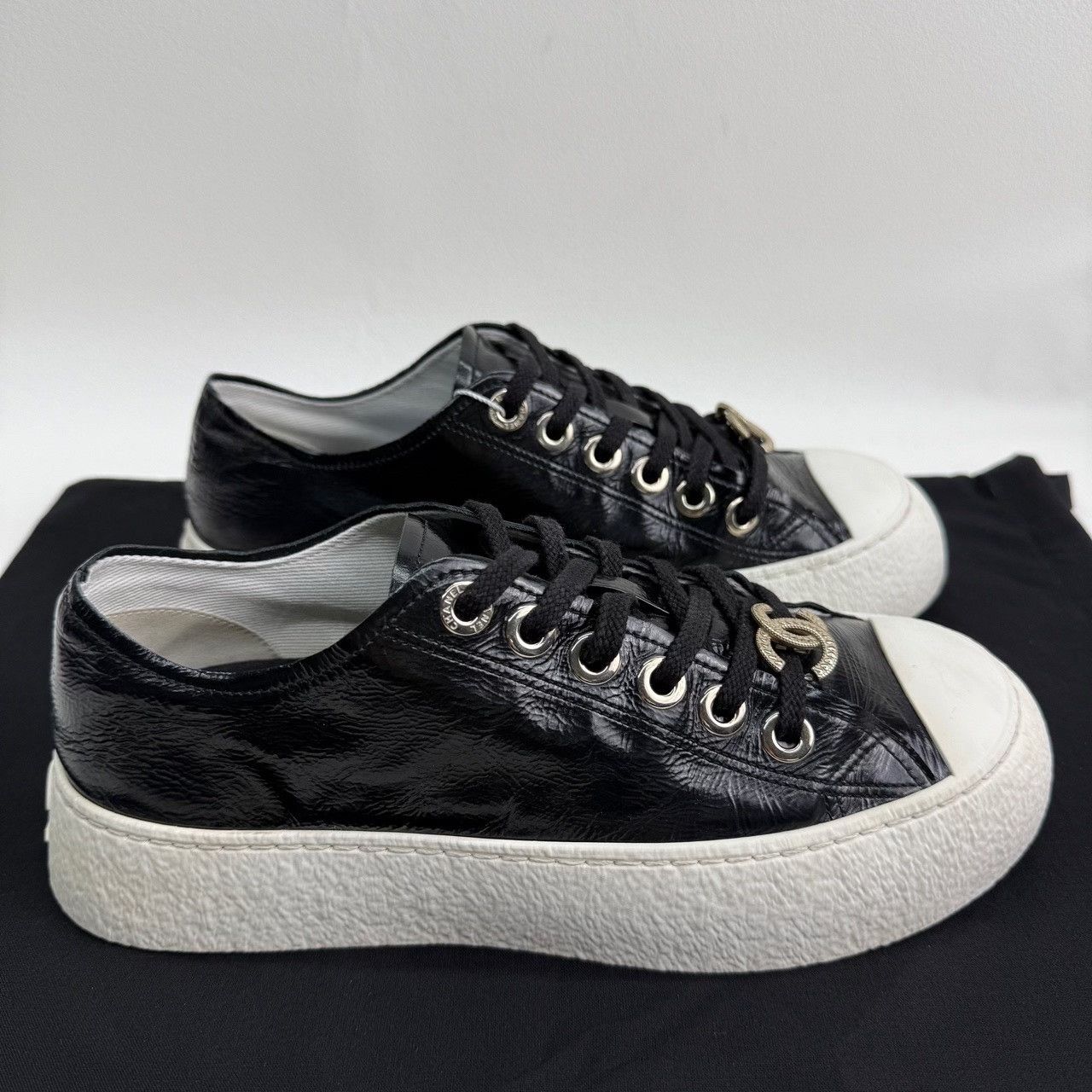 Chanel Chanel CC Logo Platform Sneakers Size 36.5 Size US 6.5 / IT 36.5 - 5 Thumbnail