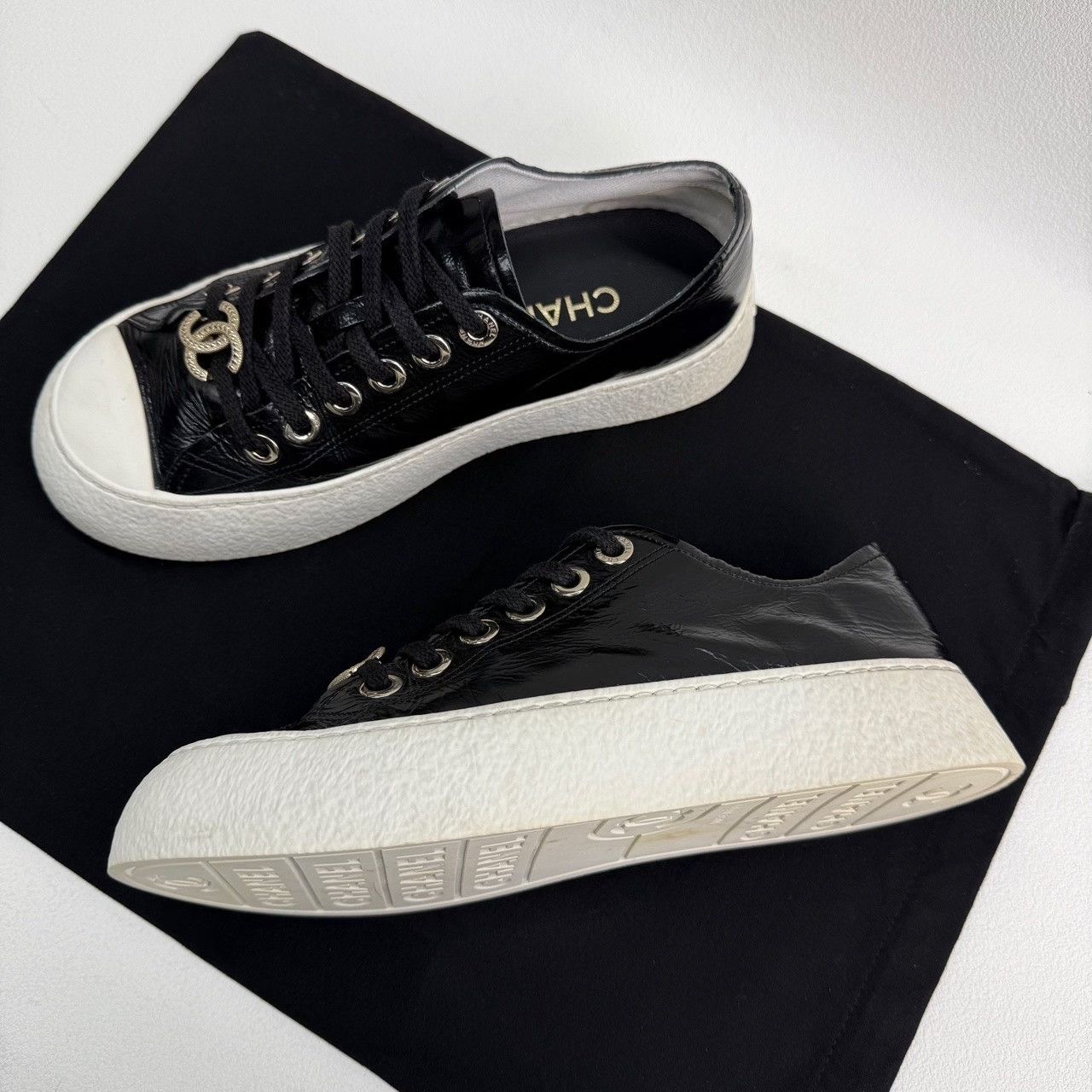 Chanel Chanel CC Logo Platform Sneakers Size 36.5 Size US 6.5 / IT 36.5 - 9 Thumbnail