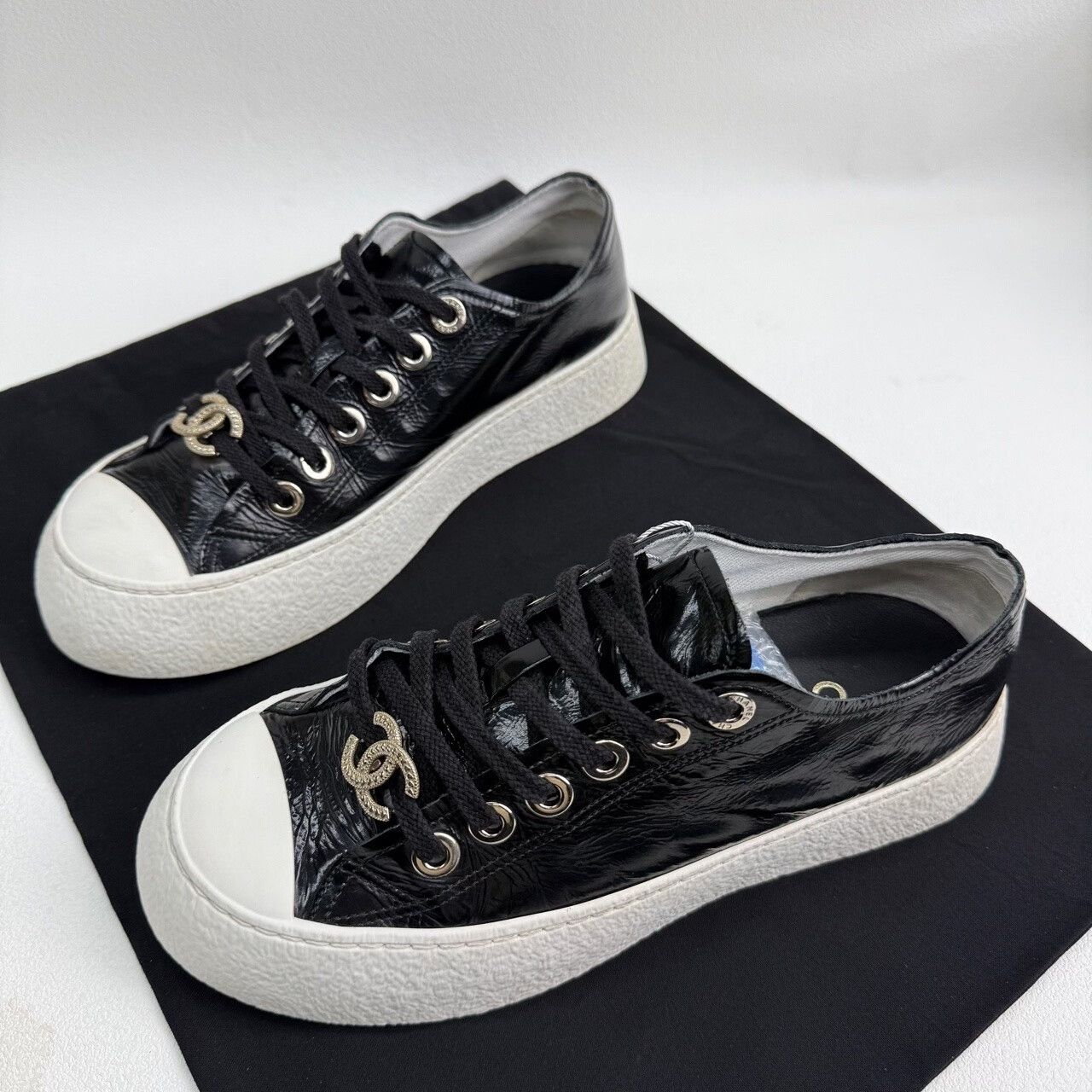 Chanel Chanel CC Logo Platform Sneakers Size 36.5 Size US 6.5 / IT 36.5 - 2 Thumbnail