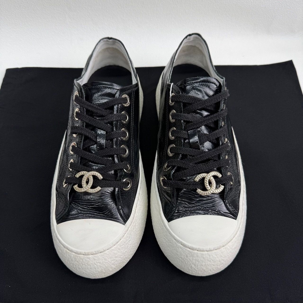 Chanel Chanel CC Logo Platform Sneakers Size 36.5 Size US 6.5 / IT 36.5 - 3 Thumbnail