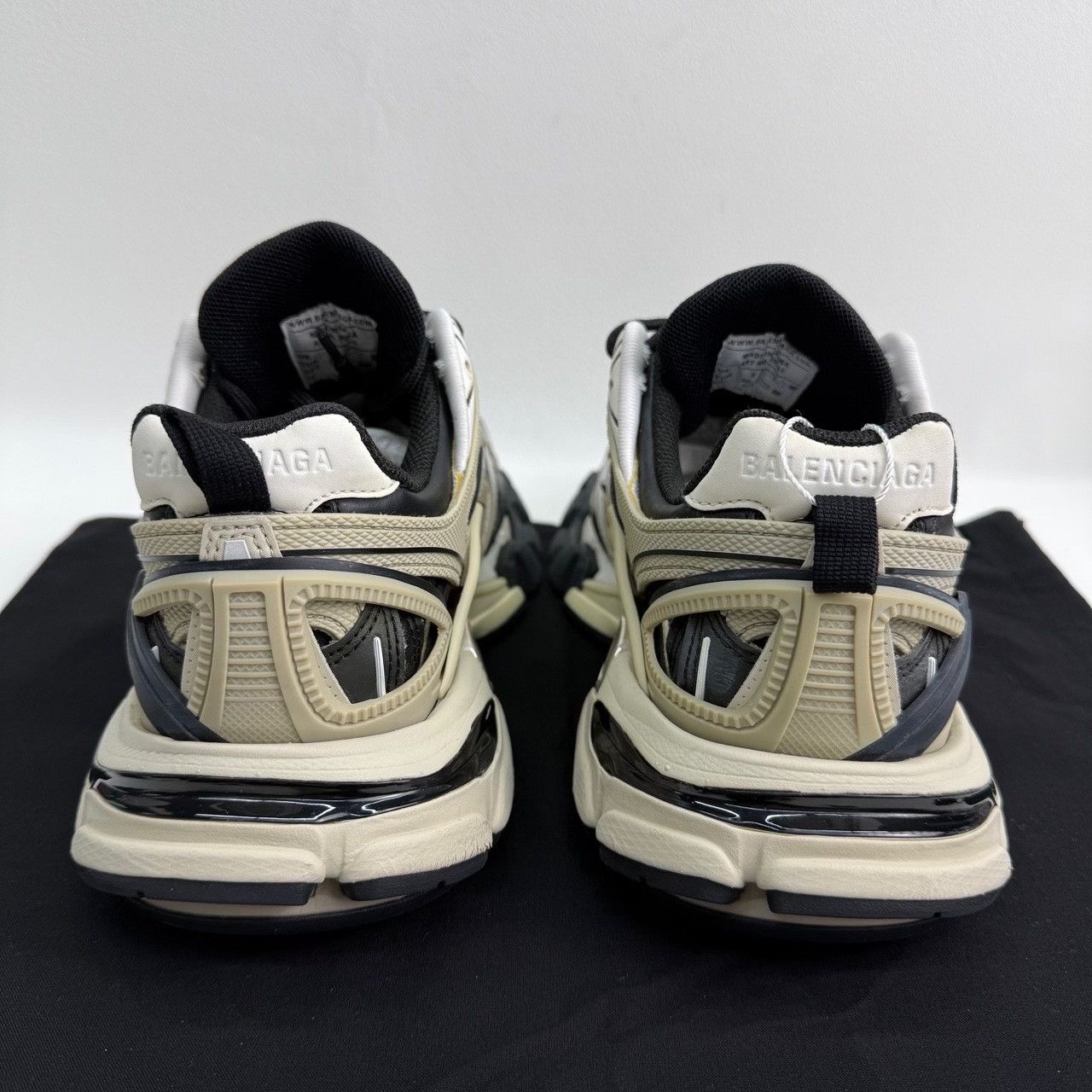 Balenciaga Balenciaga Track 2.0 Sneakers Size 36 Size US 6 / IT 36 - 6 Thumbnail