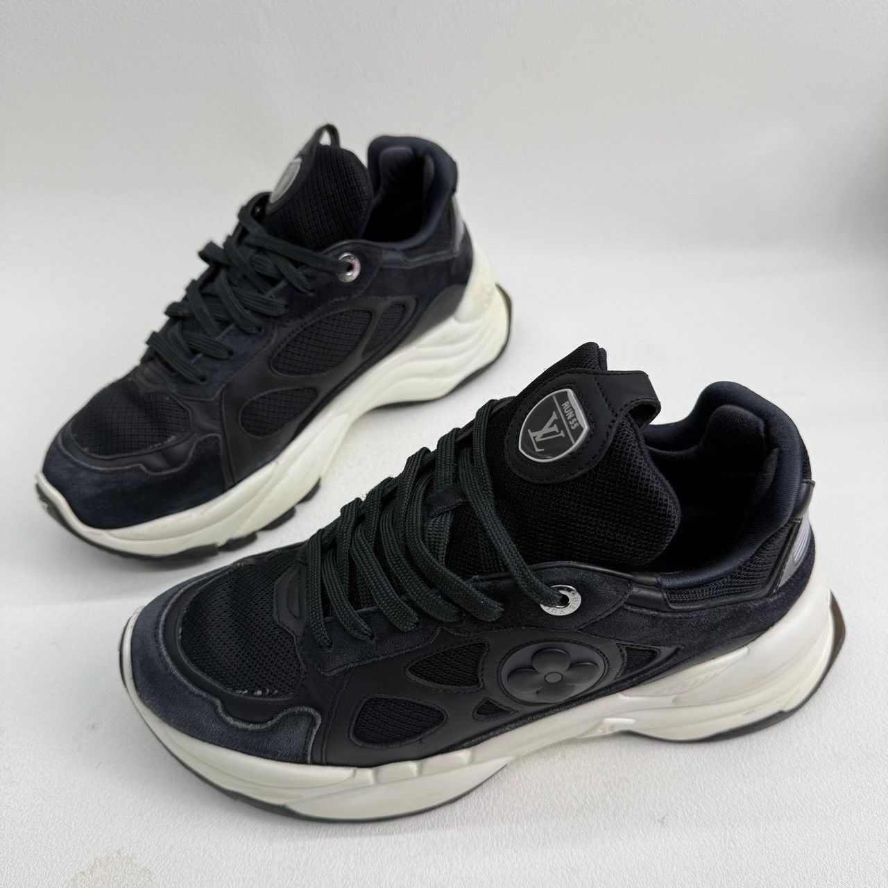 Louis Vuitton Louis Vuitton Run 55 Sneakers Size 38 Size US 8 / IT 38 - 2 Thumbnail
