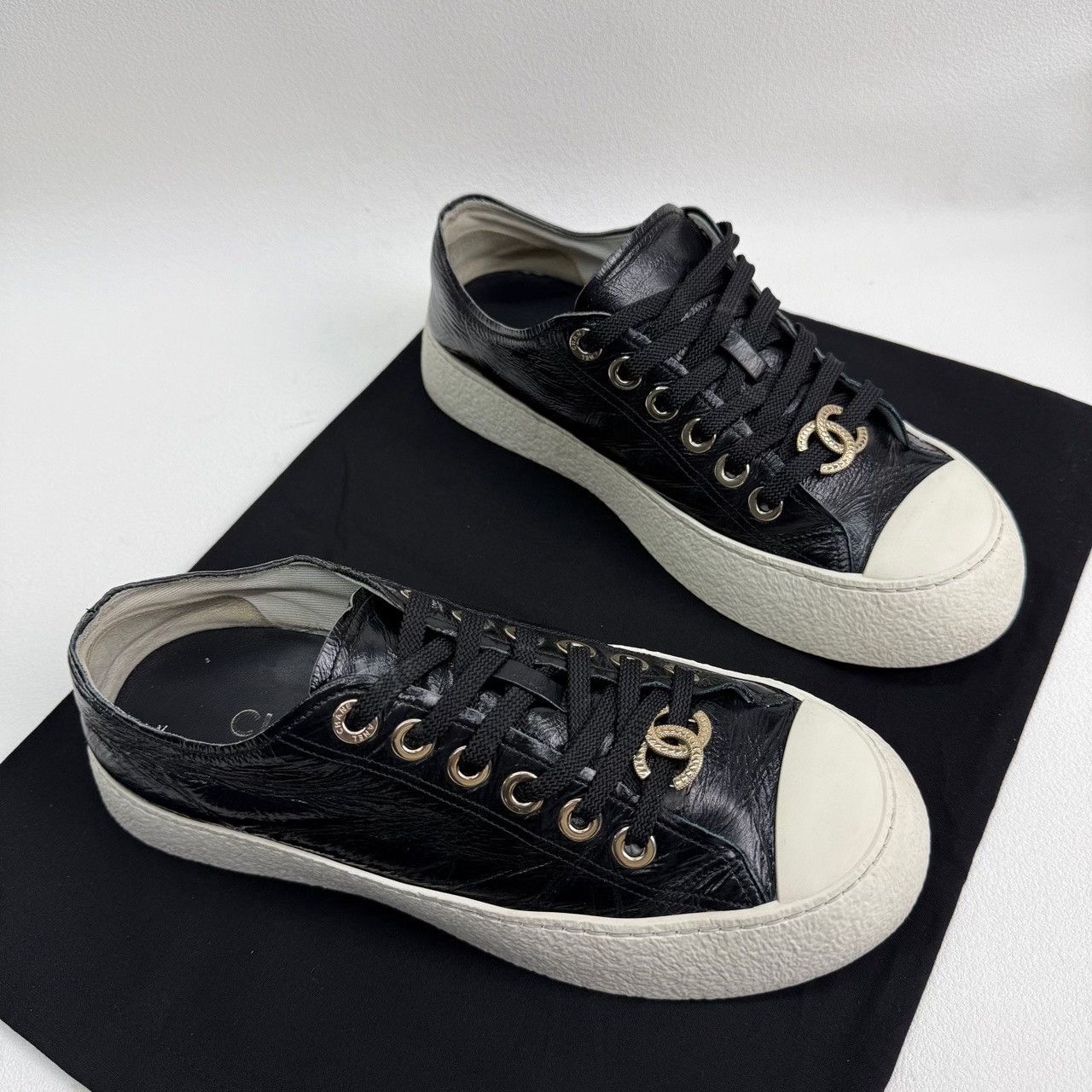 Chanel Chanel Black Leather Platform Sneakers Size 38 Size US 7 / IT 37 - 4 Thumbnail