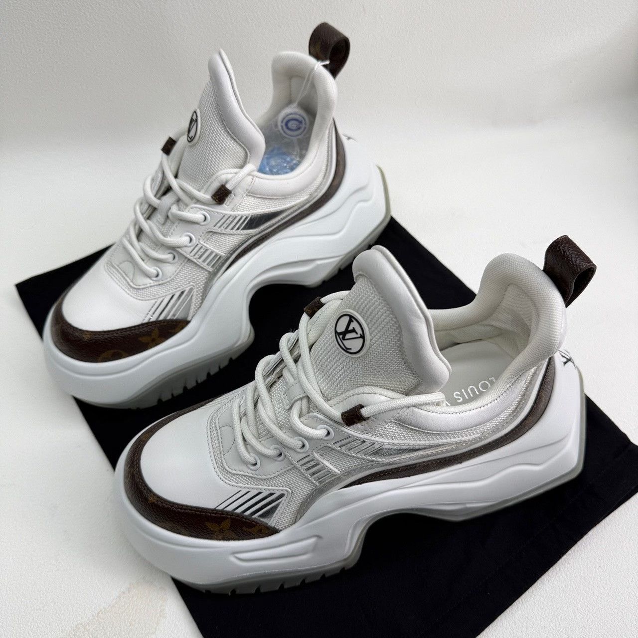 Louis Vuitton Louis Vuitton Monogram Archlight Sneakers 37.5 Size US 7.5 / IT 37.5 - 2 Thumbnail