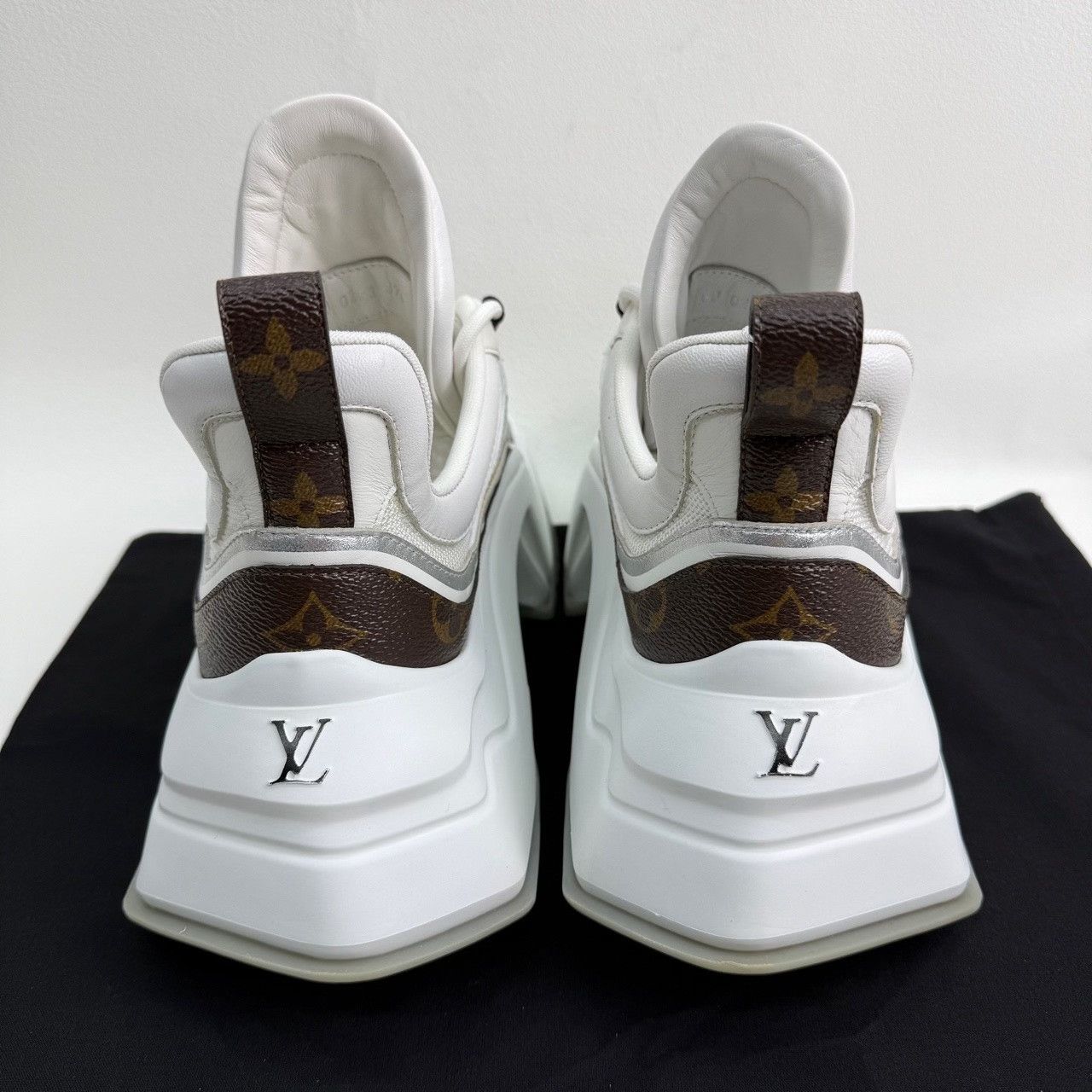 Louis Vuitton Louis Vuitton Monogram Archlight Sneakers 37.5 Size US 7.5 / IT 37.5 - 6 Thumbnail