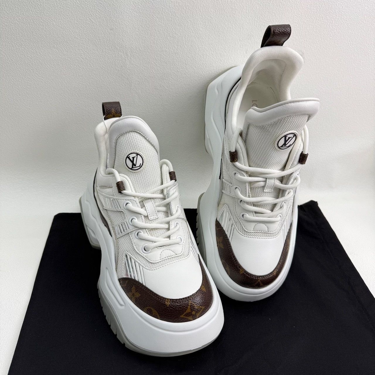 Louis Vuitton Louis Vuitton Monogram Archlight Sneakers 37.5 Size US 7.5 / IT 37.5 - 9 Thumbnail