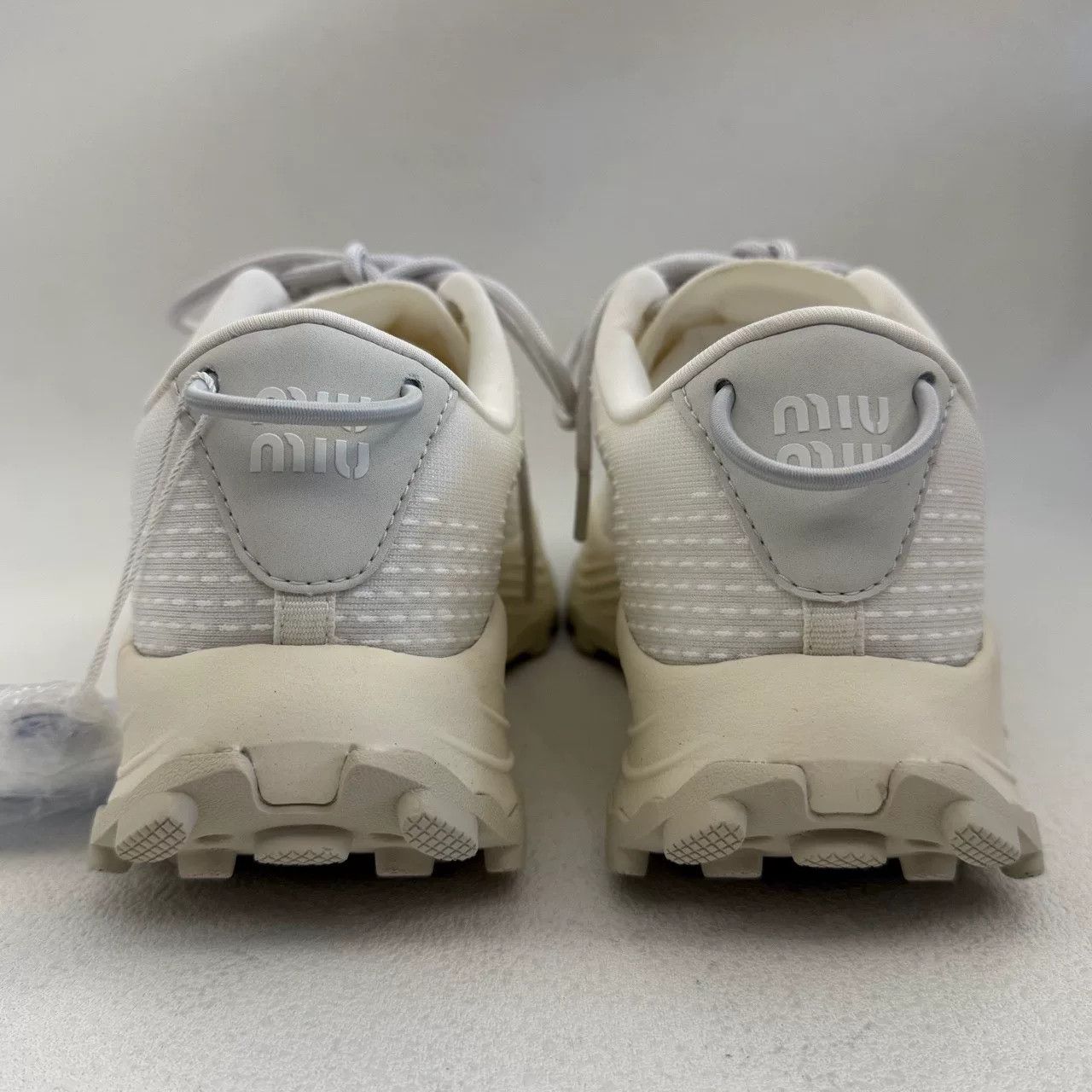 Miu Miu Miu Miu Logo Low-Top Sneakers Size 36 Size US 6 / IT 36 - 5 Thumbnail
