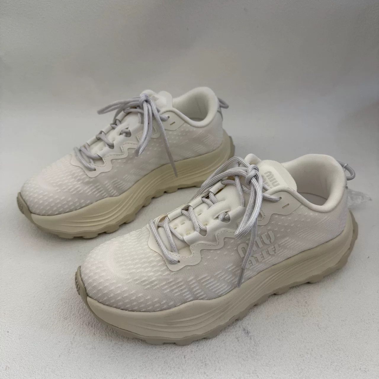 Miu Miu Miu Miu Logo Low-Top Sneakers Size 36 Size US 6 / IT 36 - 2 Thumbnail
