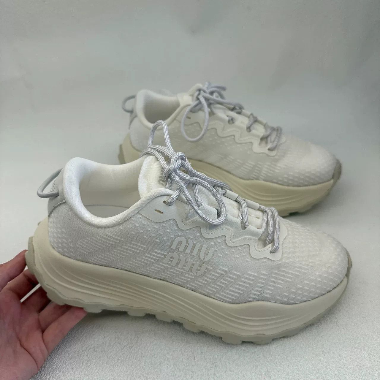 Miu Miu Miu Miu Logo Low-Top Sneakers Size 36 Size US 6 / IT 36 - 7 Thumbnail