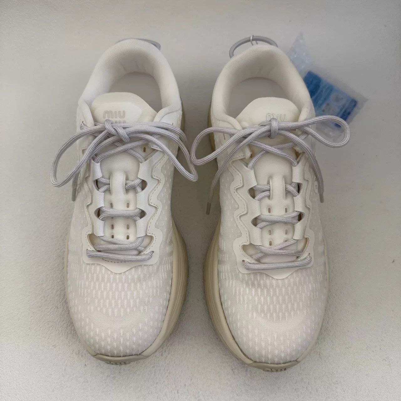 Miu Miu Miu Miu Logo Low-Top Sneakers Size 36 Size US 6 / IT 36 - 3 Thumbnail