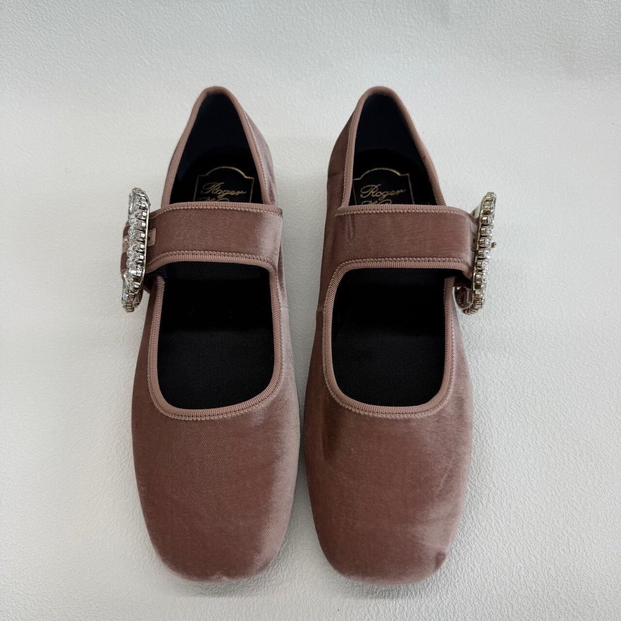 Roger Vivier Roger Vivier Très Vivier Crystal Velvet Flats Size 36 Size US 6 / IT 36 - 4 Thumbnail