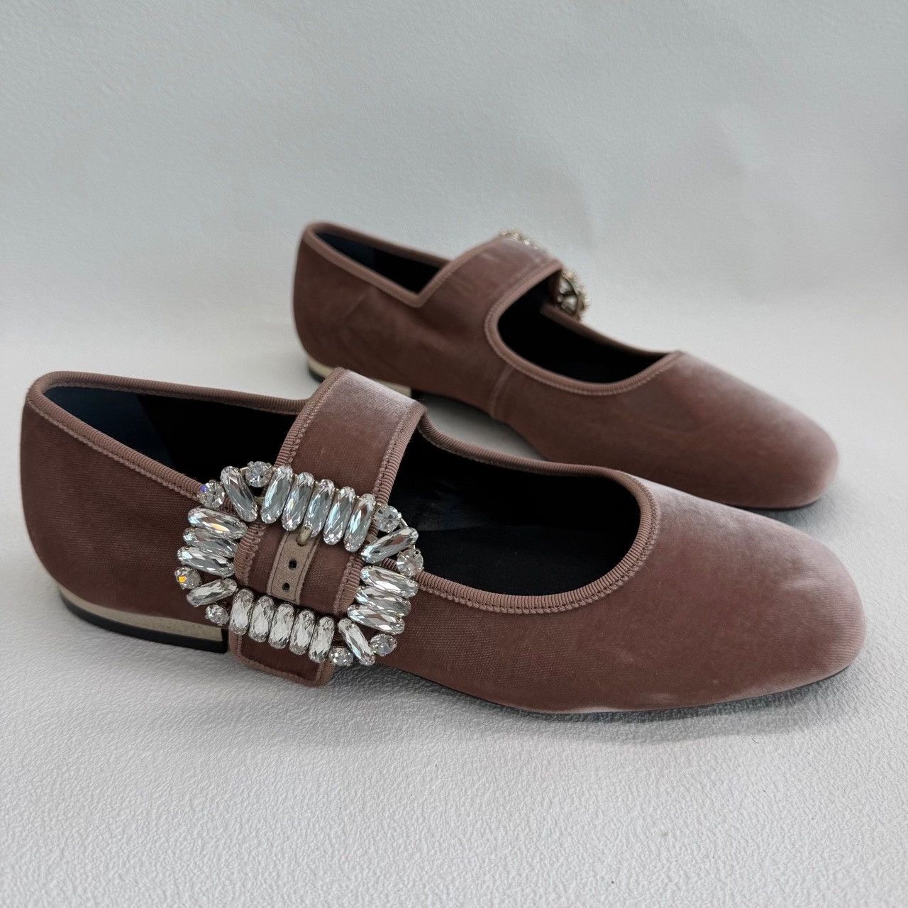 Roger Vivier Roger Vivier Très Vivier Crystal Velvet Flats Size 36 Size US 6 / IT 36 - 5 Thumbnail