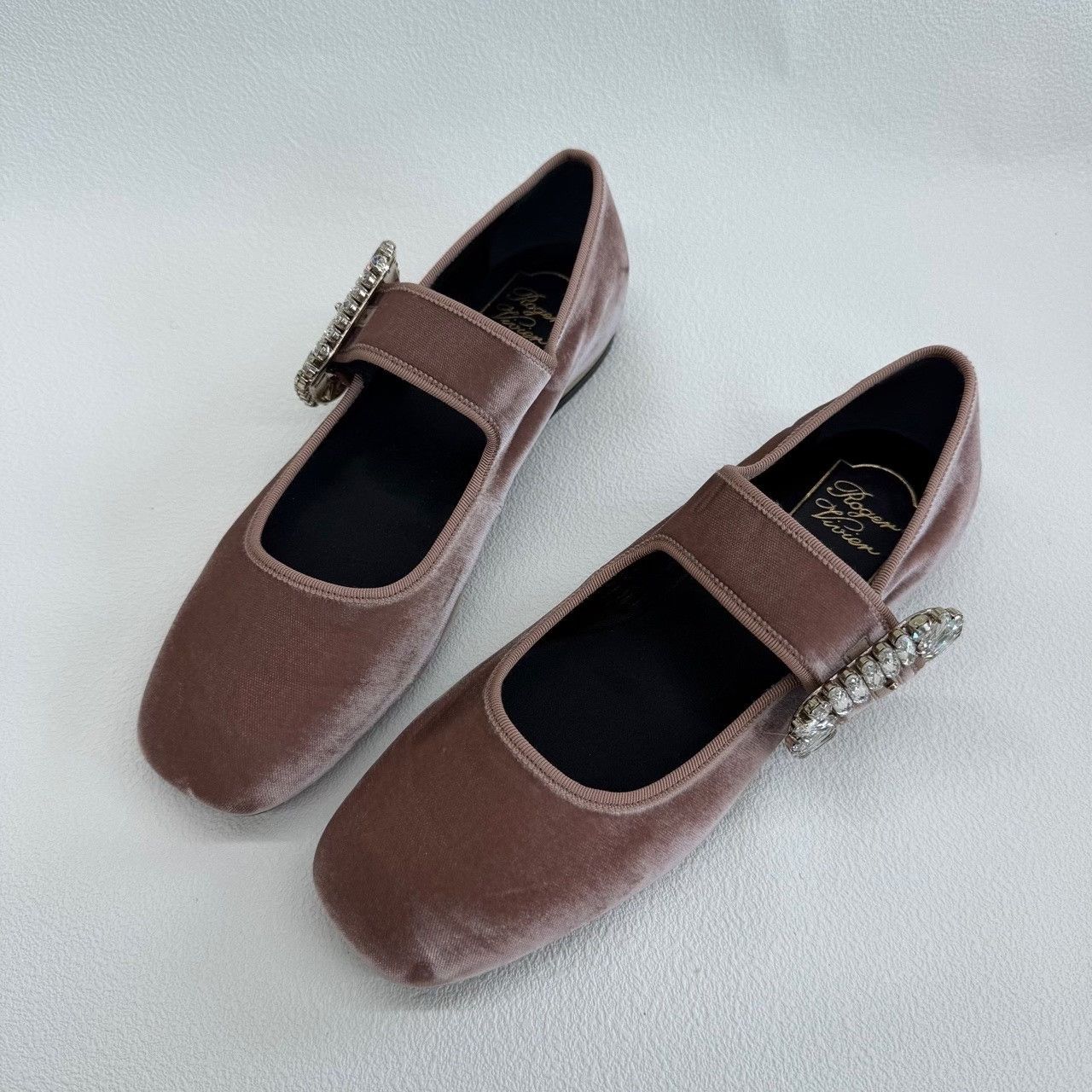 Roger Vivier Roger Vivier Très Vivier Crystal Velvet Flats Size 36 Size US 6 / IT 36 - 3 Thumbnail