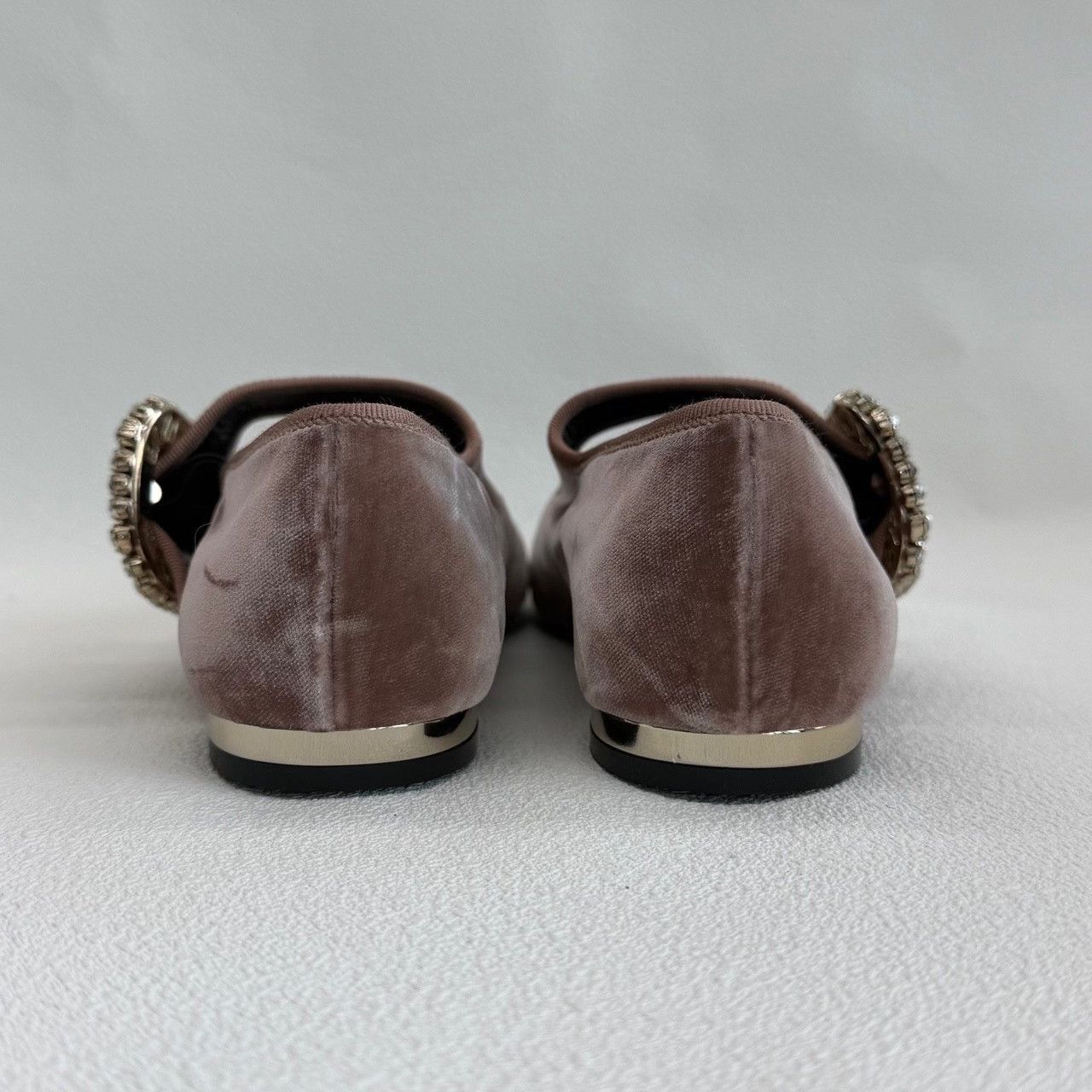 Roger Vivier Roger Vivier Très Vivier Crystal Velvet Flats Size 36 Size US 6 / IT 36 - 6 Thumbnail
