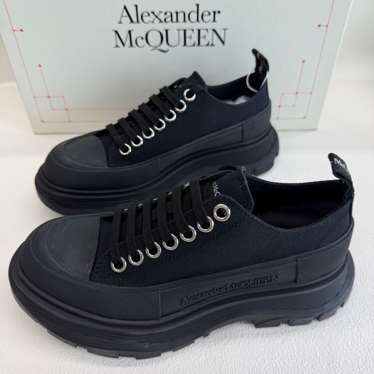 Alexander McQueen Alexander McQueen Tread Slick Sneakers Size 37 Size US 7 / IT 37 - 3 Thumbnail