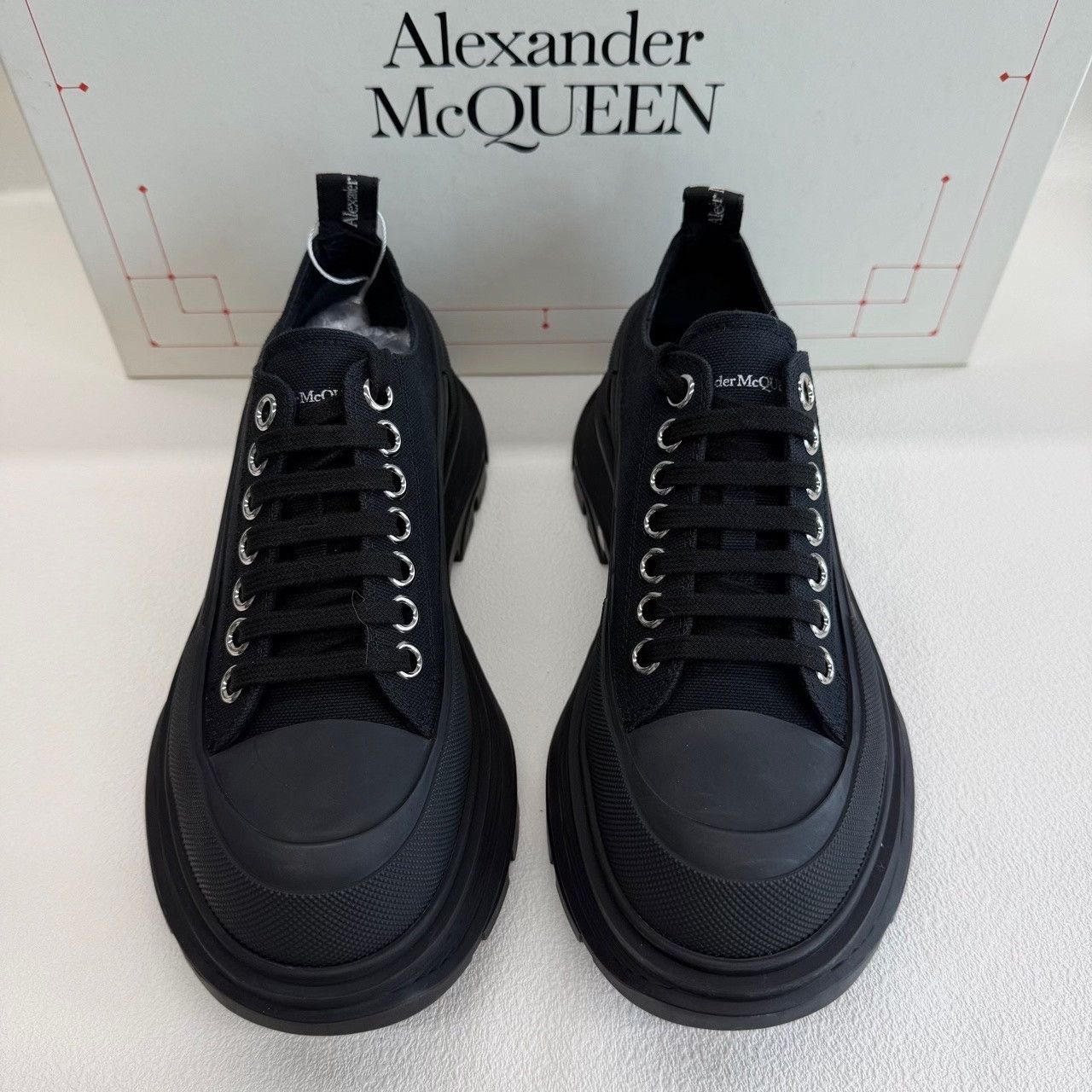 Alexander McQueen Alexander McQueen Tread Slick Sneakers Size 37 Size US 7 / IT 37 - 4 Thumbnail