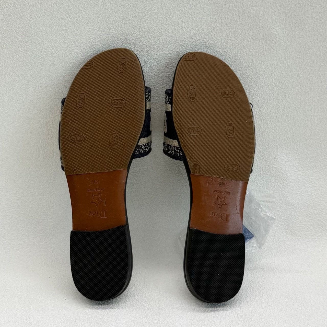 Dior Dior Dway Embroidered Slide Sandals Size 36.5 Size US 6.5 / IT 36.5 - 7 Thumbnail