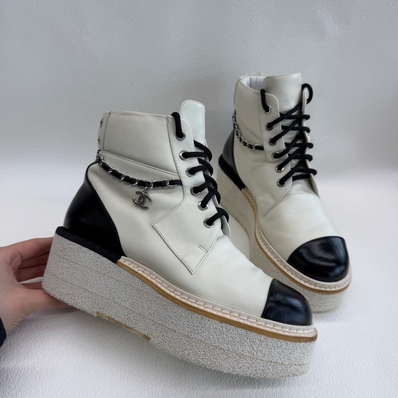 Chanel Chanel Leather Platform Boots Size 36 Size US 6 / IT 36 - 5 Thumbnail