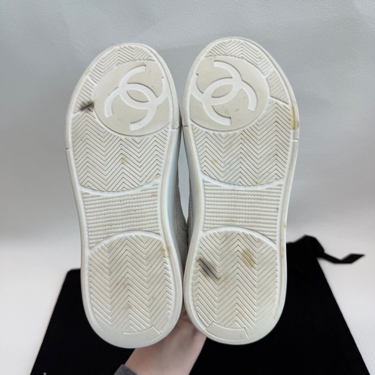 Chanel Chanel Leather CC Logo Low-Top Sneakers Size 36 Size US 6 / IT 36 - 7 Thumbnail