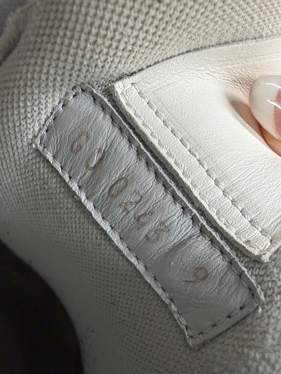 Louis Vuitton Louis Vuitton #54 Trainer Sneakers White Size 10 Size US 10 / EU 43 - 9 Thumbnail