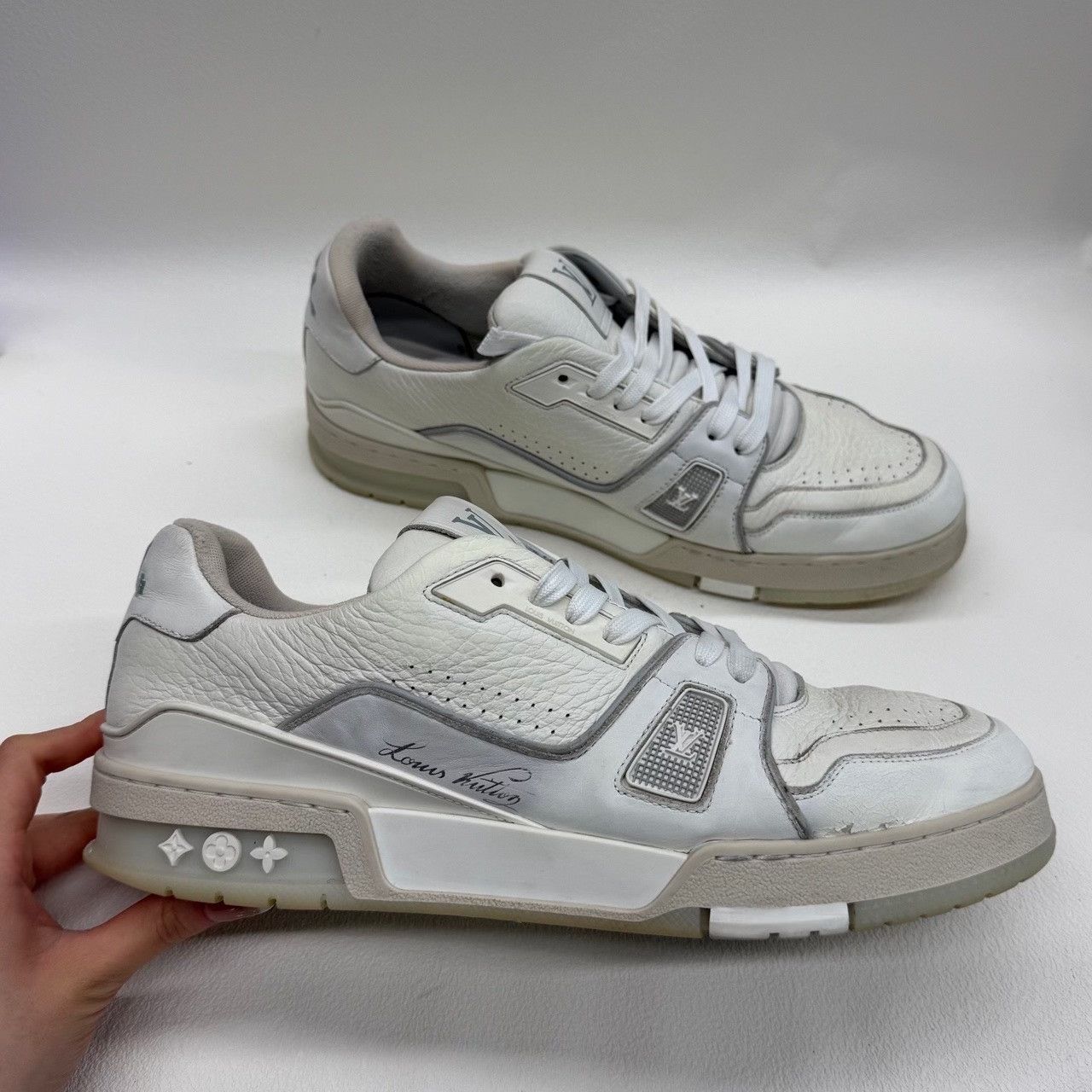 Louis Vuitton Louis Vuitton #54 Trainer Sneakers White Size 10 Size US 10 / EU 43 - 7 Thumbnail