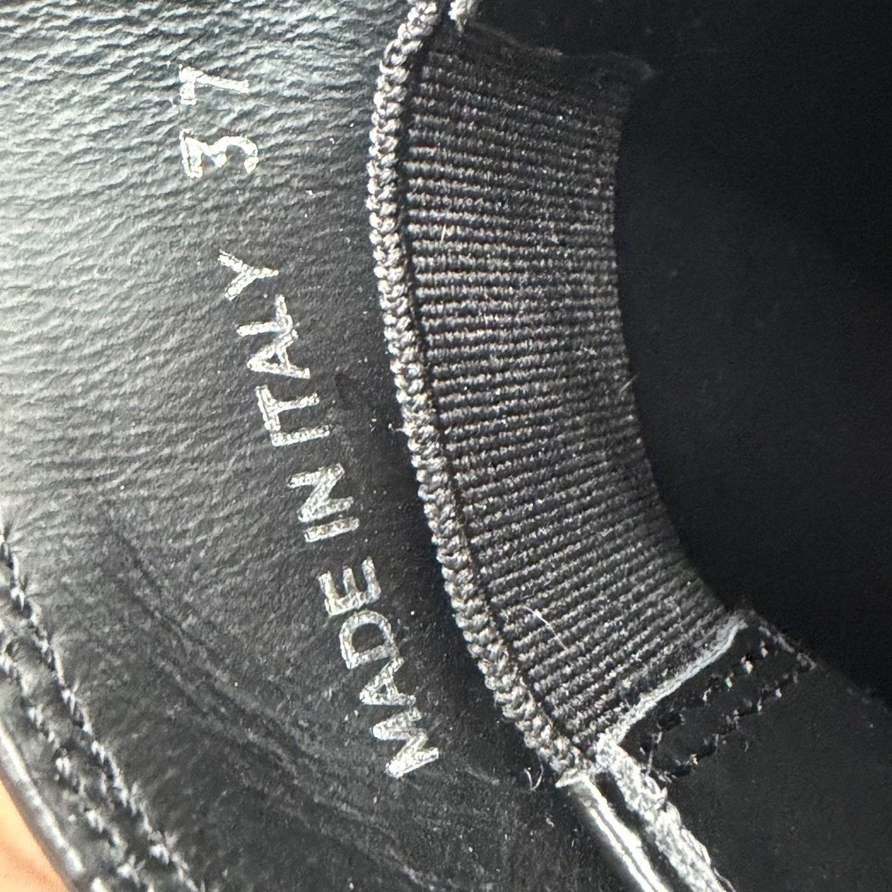 Prada Prada Logo Plaque Leather Loafers Size 37 Size US 7 / IT 37 - 7 Thumbnail