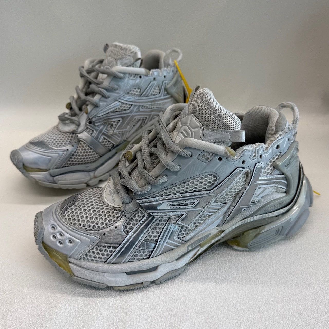 Balenciaga Balenciaga Runner Silver Sneakers Size 7 Size US 7 / EU 40 - 2 Thumbnail