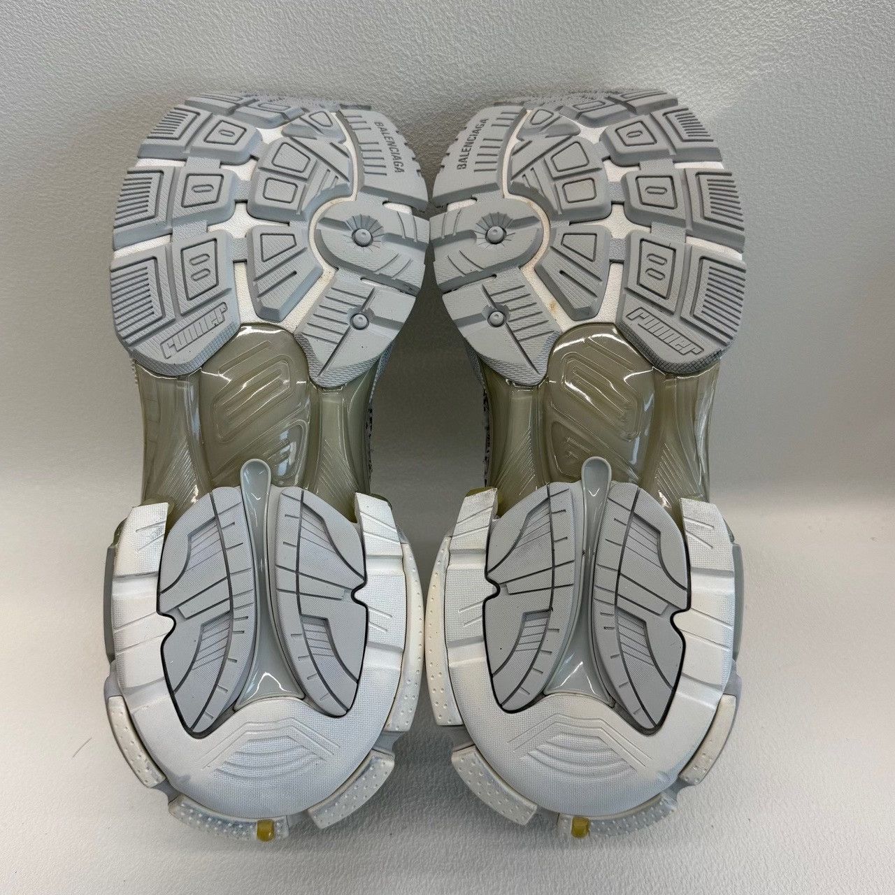 Balenciaga Balenciaga Runner Silver Sneakers Size 7 Size US 7 / EU 40 - 6 Thumbnail