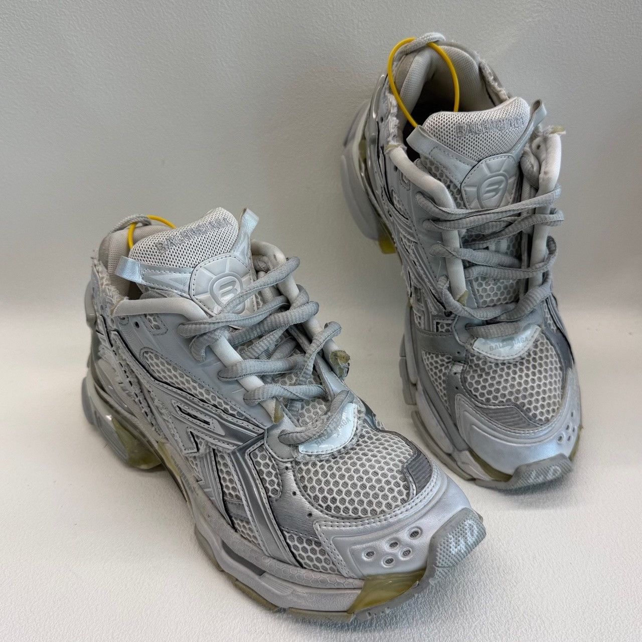 Balenciaga Balenciaga Runner Silver Sneakers Size 7 Size US 7 / EU 40 - 7 Thumbnail