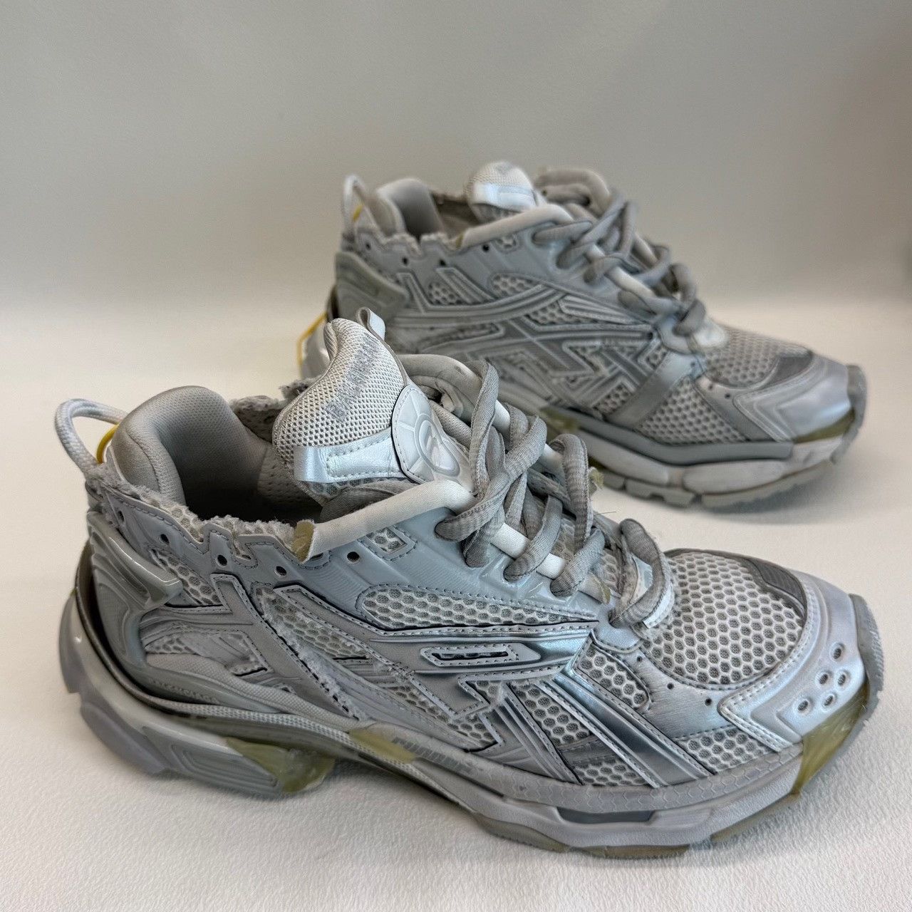Balenciaga Balenciaga Runner Silver Sneakers Size 7 Size US 7 / EU 40 - 4 Thumbnail