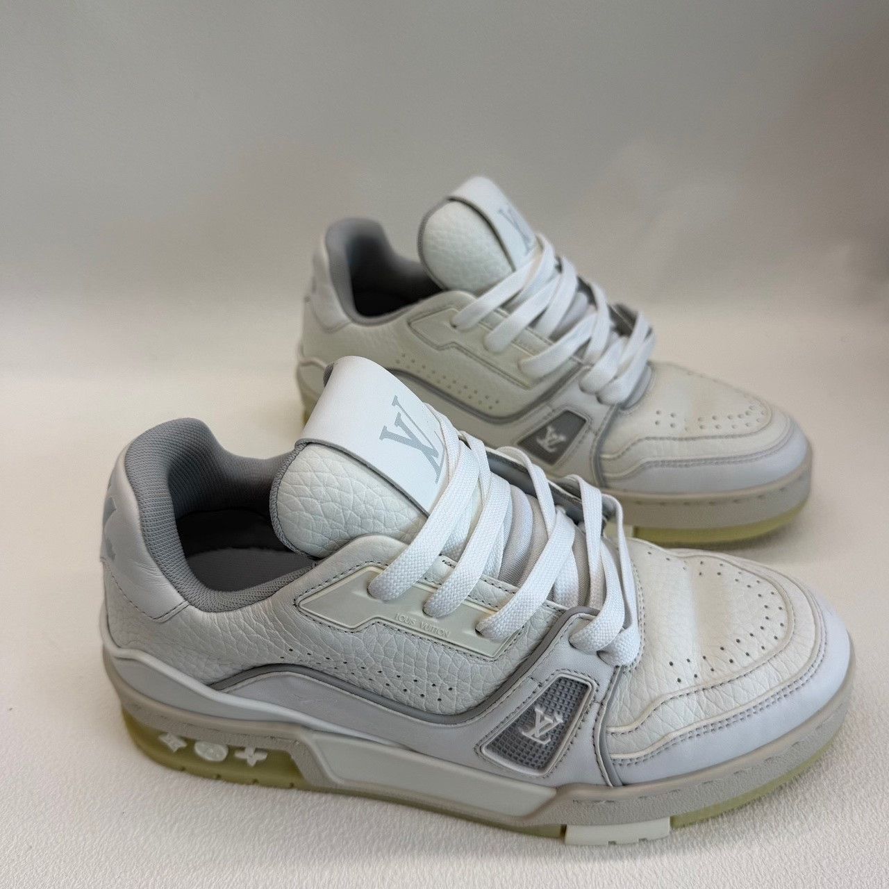 Louis Vuitton Louis Vuitton Trainer White Leather Sneakers Size 36.5 Size US 6.5 / IT 36.5 - 5 Thumbnail