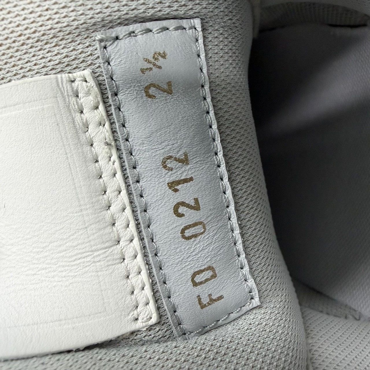 Louis Vuitton Louis Vuitton Trainer White Leather Sneakers Size 36.5 Size US 6.5 / IT 36.5 - 10 Thumbnail