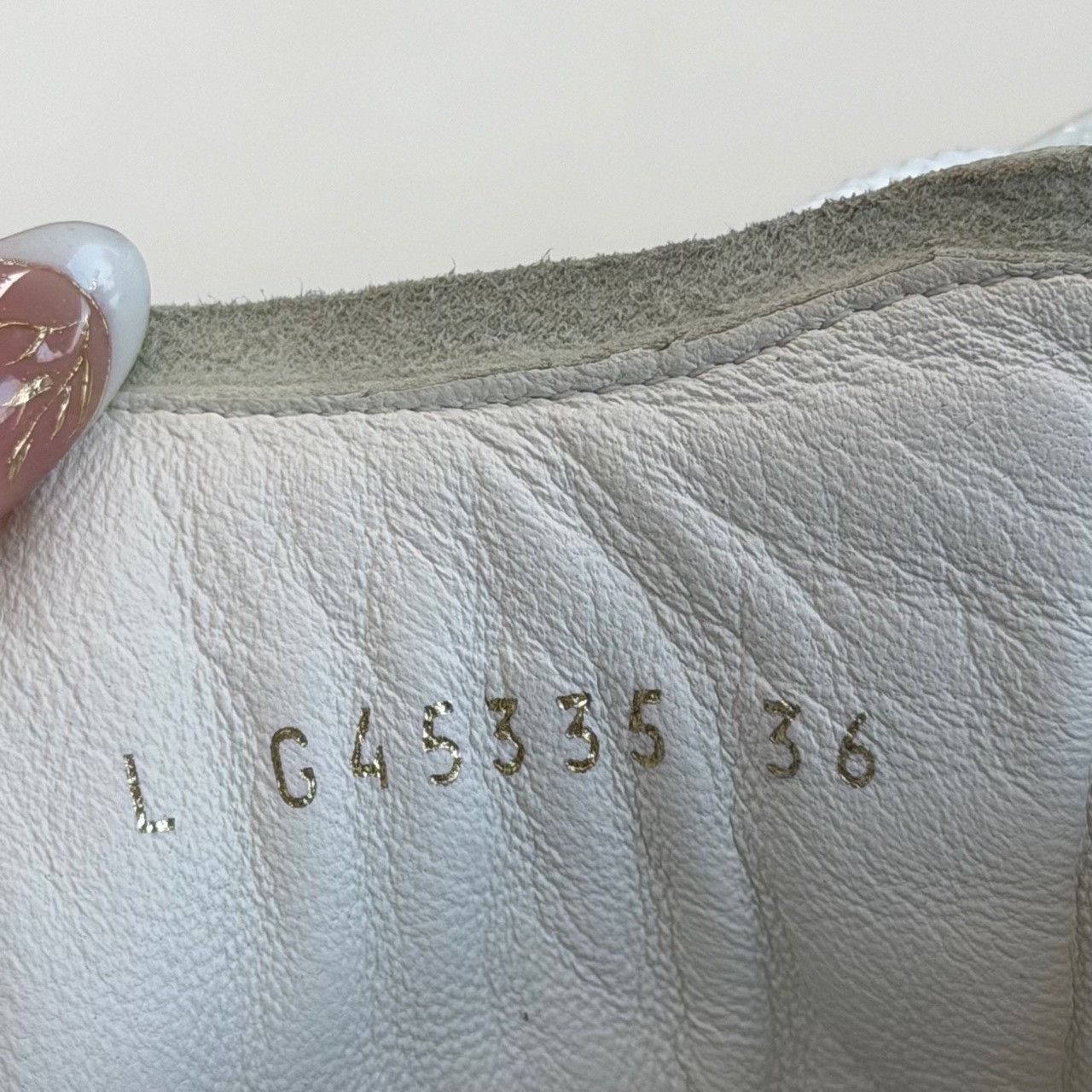 Chanel Chanel Quilted Suede Sneakers Size 36 Size US 5 / IT 35 - 10 Thumbnail