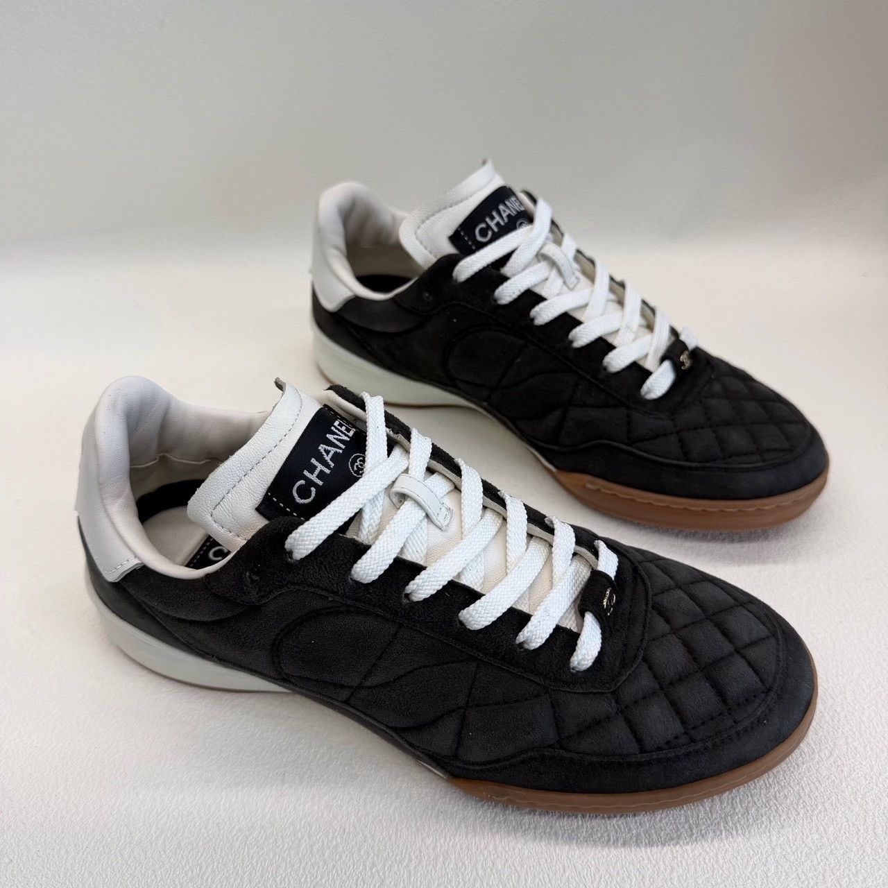 Chanel Chanel Quilted Suede Sneakers Size 36 Size US 5 / IT 35 - 5 Thumbnail