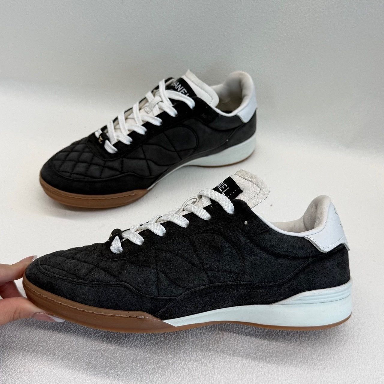 Chanel Chanel Quilted Suede Sneakers Size 36 Size US 5 / IT 35 - 9 Thumbnail