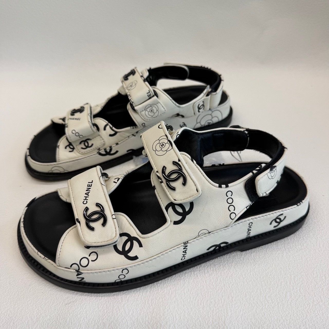 Chanel Chanel Camellia Graphic Sandals Size 37.5 Size US 7.5 / IT 37.5 - 5 Thumbnail