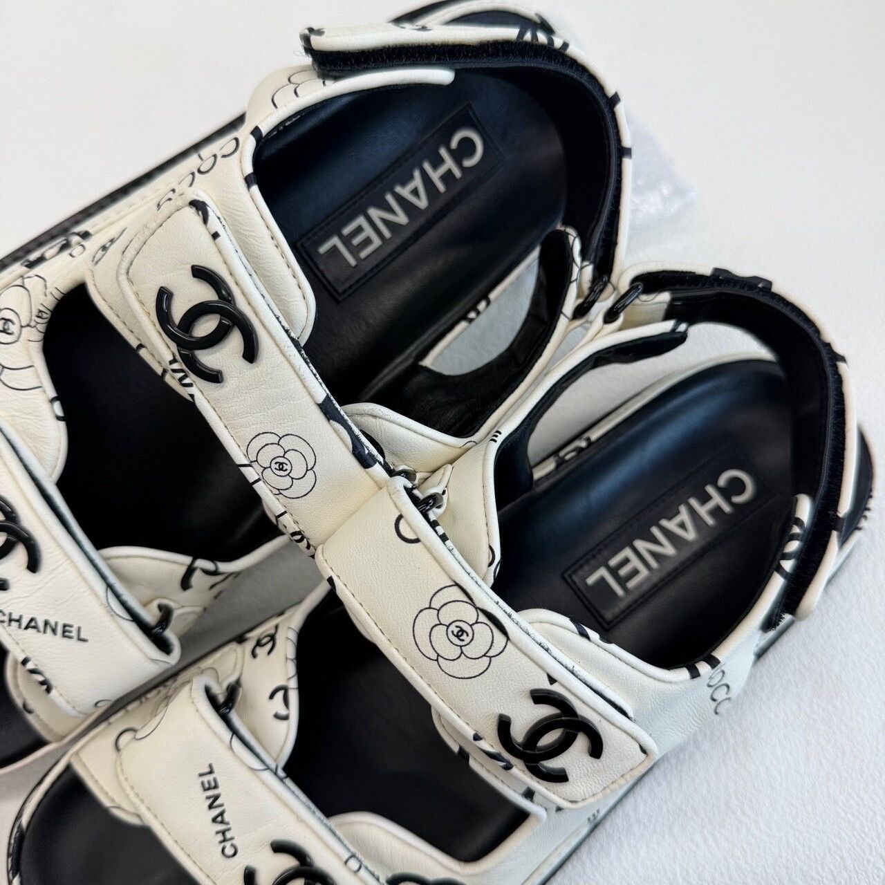 Chanel Chanel Camellia Graphic Sandals Size 37.5 Size US 7.5 / IT 37.5 - 9 Thumbnail