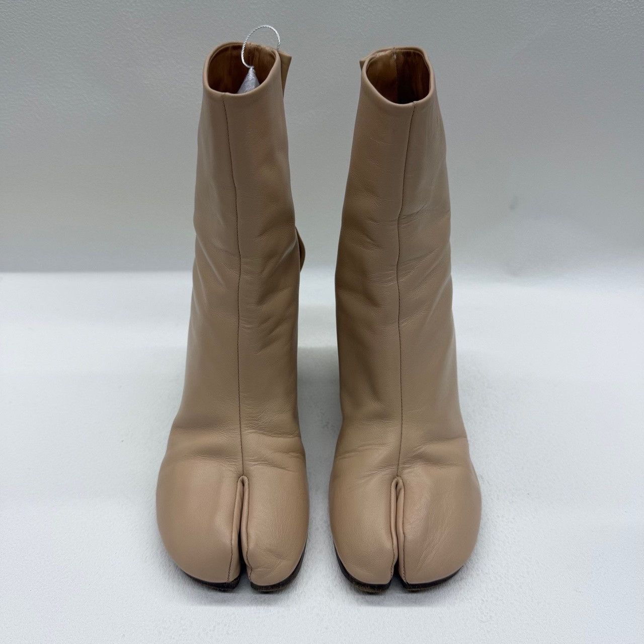 Maison Margiela Maison Margiela Beige Tabi Ankle Boots Size 38 Size US 8 / IT 38 - 4 Thumbnail