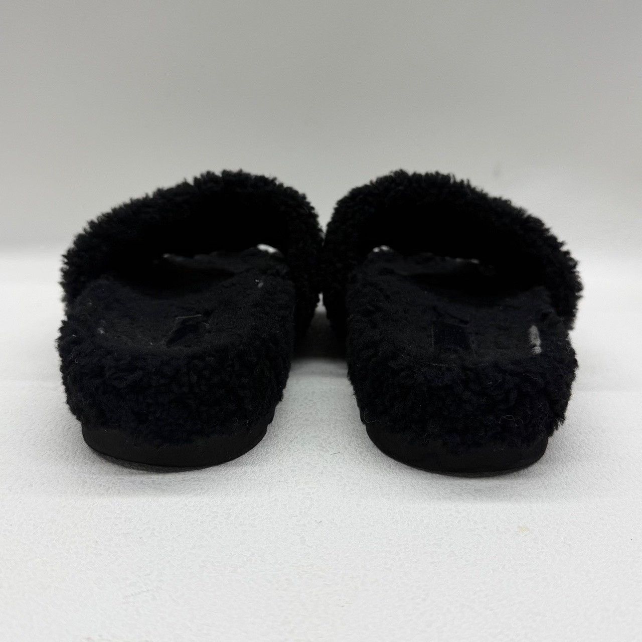 Louis Vuitton Louis Vuitton Monogram Paseo Shearling Slides Size 36 Size US 6 / IT 36 - 5 Thumbnail