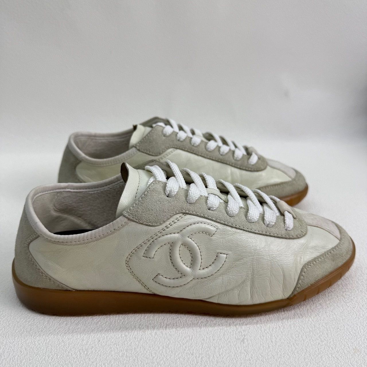 Chanel Chanel Leather Low-Top Sneakers White 37.5 Size US 7.5 / IT 37.5 - 5 Thumbnail