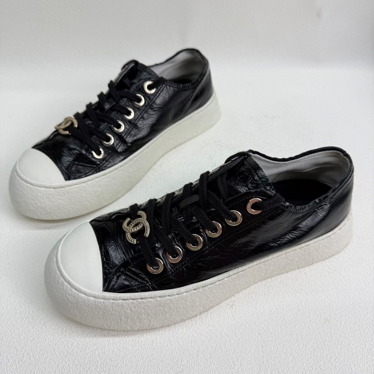Chanel Chanel CC Logo Platform Sneakers Size 37.5 Size US 7.5 / IT 37.5 - 2 Thumbnail