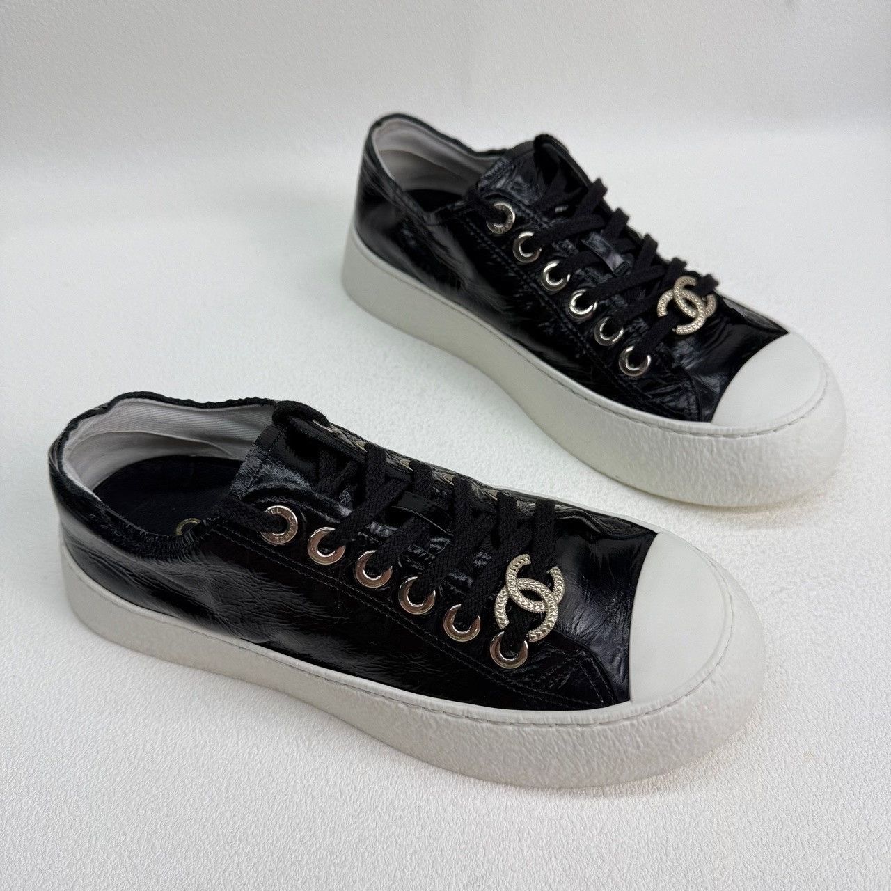 Chanel Chanel CC Logo Platform Sneakers Size 37.5 Size US 7.5 / IT 37.5 - 8 Thumbnail