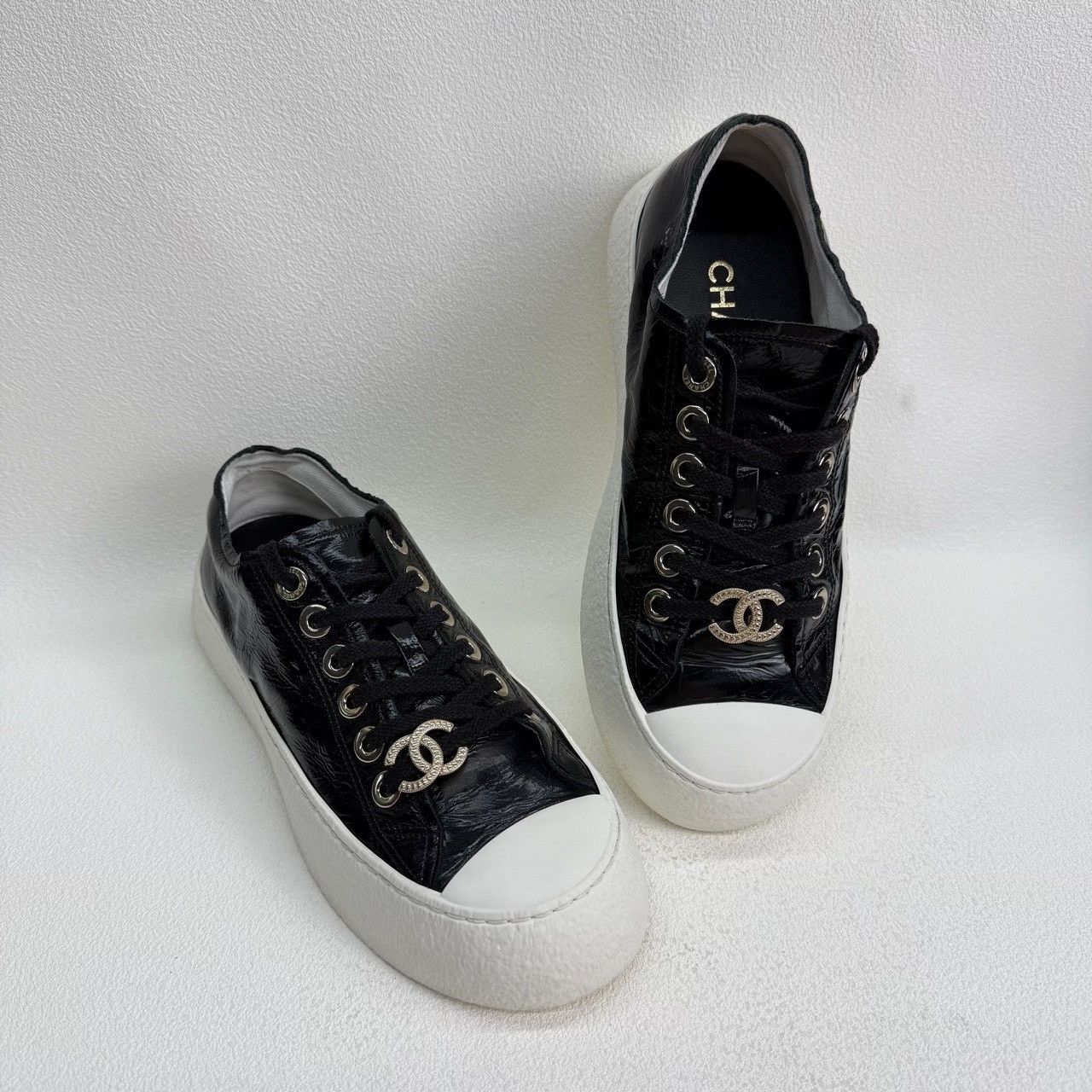 Chanel Chanel CC Logo Platform Sneakers Size 37.5 Size US 7.5 / IT 37.5 - 10 Thumbnail
