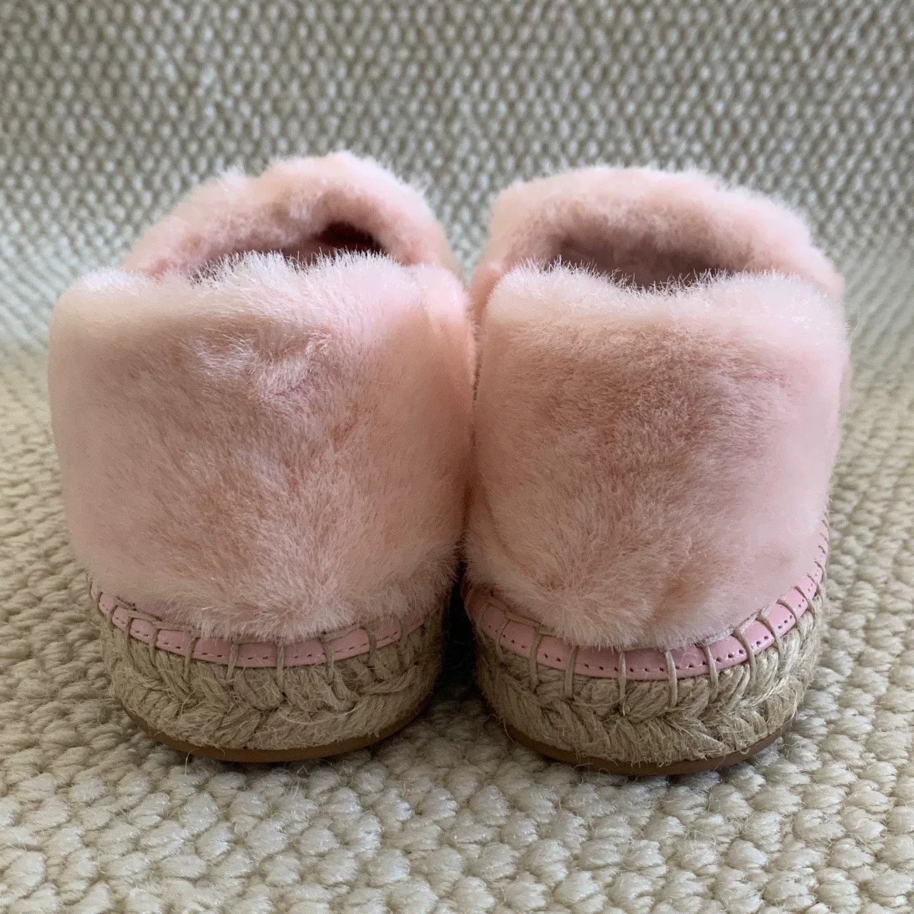 Louis Vuitton Louis Vuitton Pink Mink Fur Flats Size 37 Size US 7 / IT 37 - 3 Thumbnail