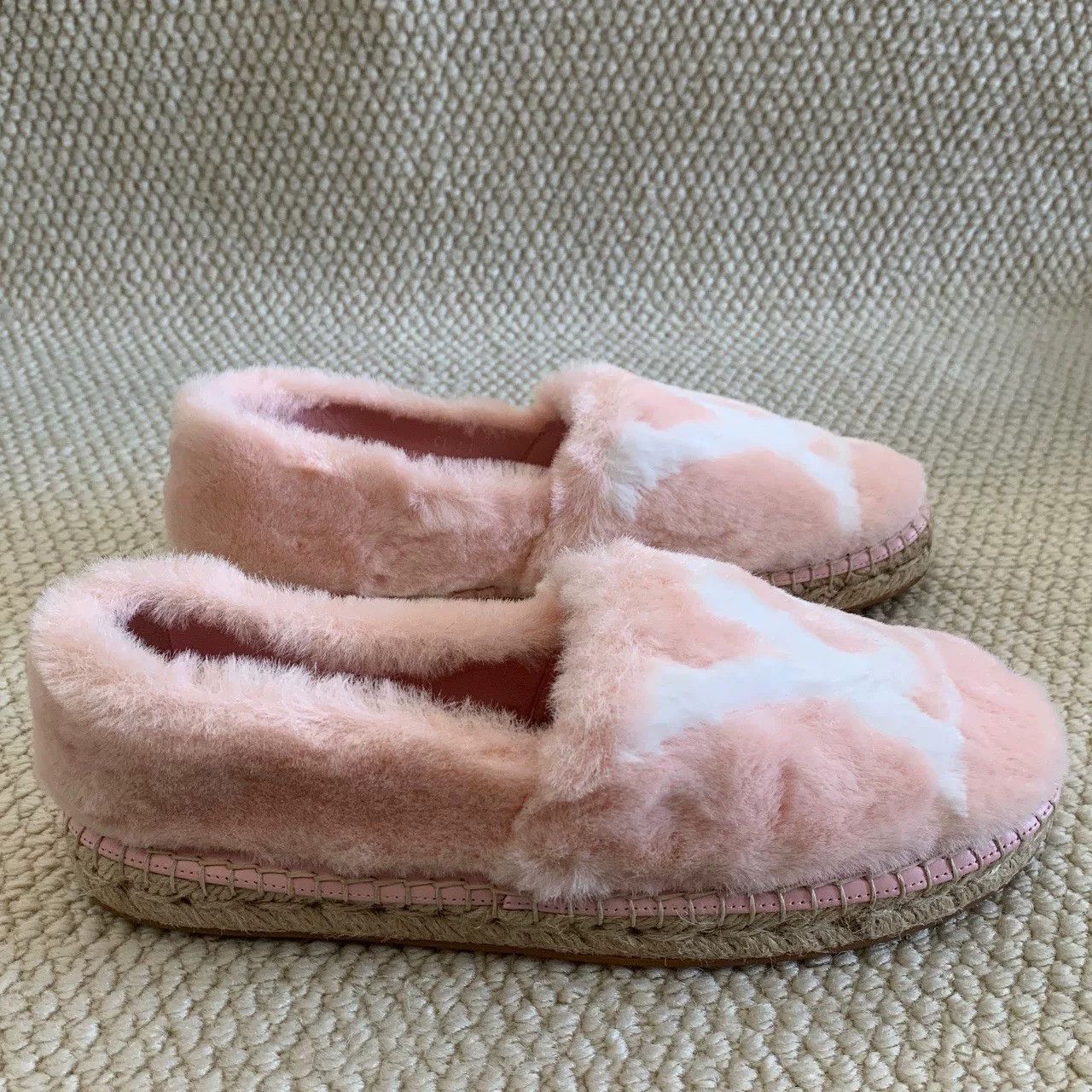 Louis Vuitton Louis Vuitton Pink Mink Fur Flats Size 37 Size US 7 / IT 37 - 4 Thumbnail