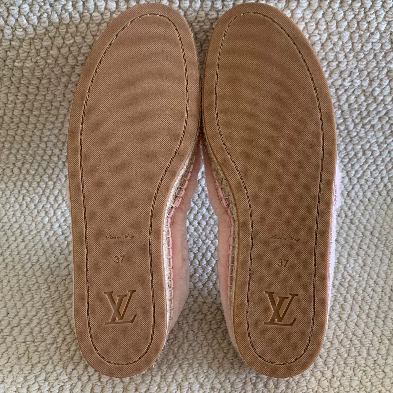 Louis Vuitton Louis Vuitton Pink Mink Fur Flats Size 37 Size US 7 / IT 37 - 7 Thumbnail