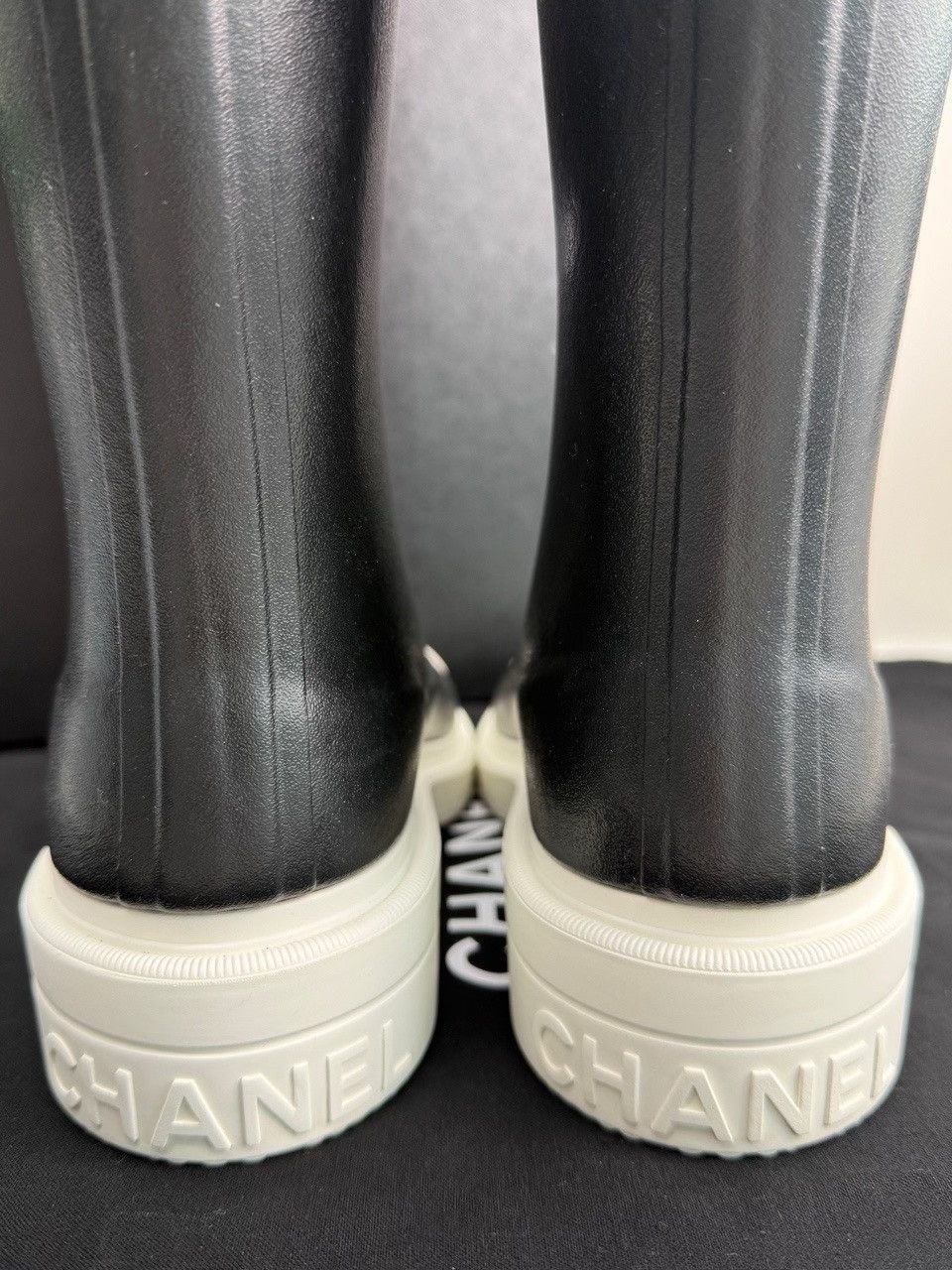 Chanel Chanel CC Logo Rubber Rain Boots Size 35 Size US 4 / IT 34 - 8 Thumbnail