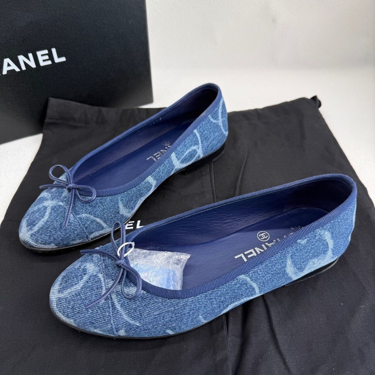 Chanel Chanel Denim CC Ballet Flats Size 35 Size US 5 / IT 35 - 3 Thumbnail