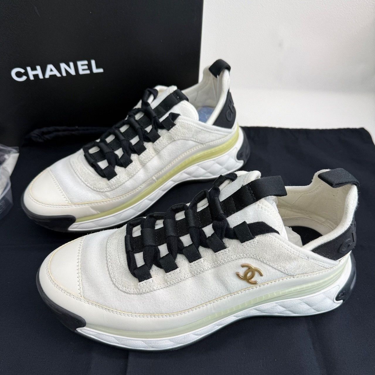 Chanel Chanel CC Logo Low-Top Sneakers Size 38 Size US 8 / IT 38 - 3 Thumbnail