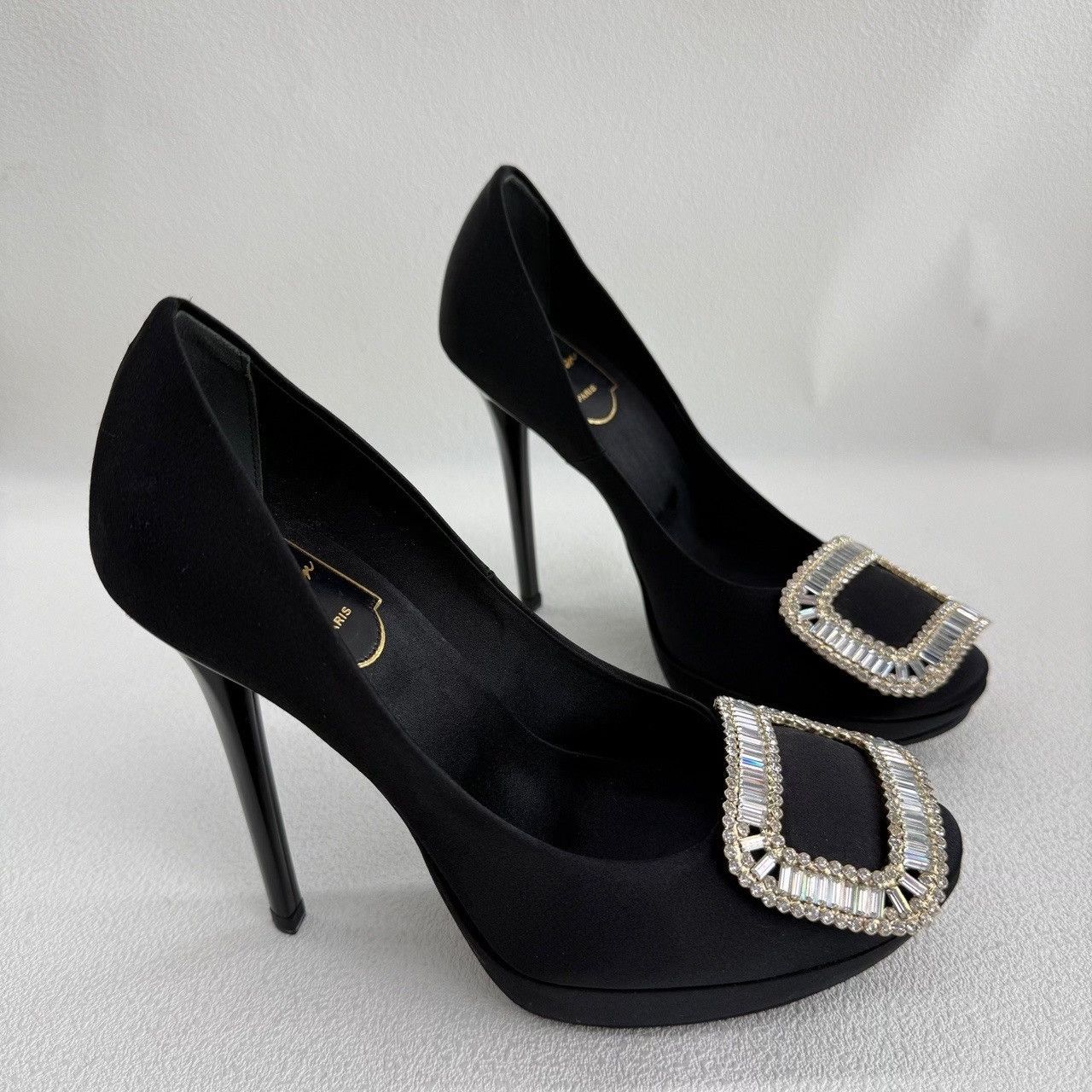 Roger Vivier Roger Vivier Crystal Buckle Satin Pumps Size 35.5 Size US 5.5 / IT 35.5 - 4 Thumbnail